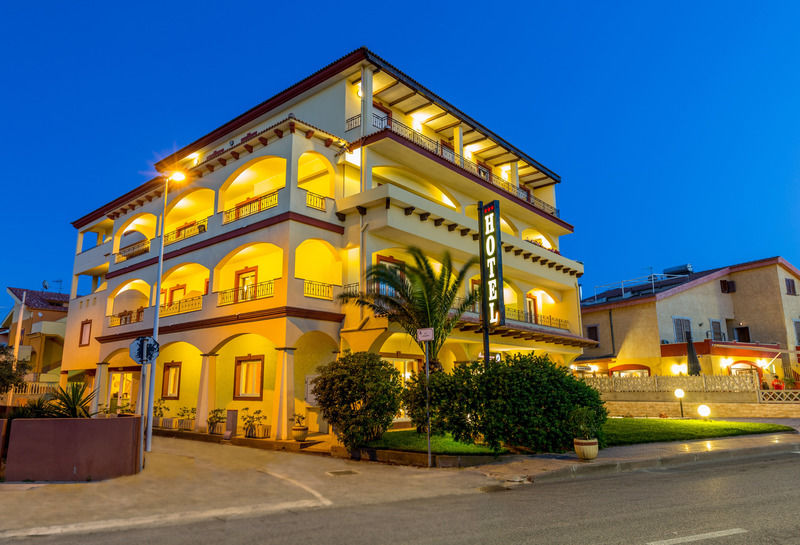 Hotel Rosa Dei Venti Castelsardo Eksteriør bilde