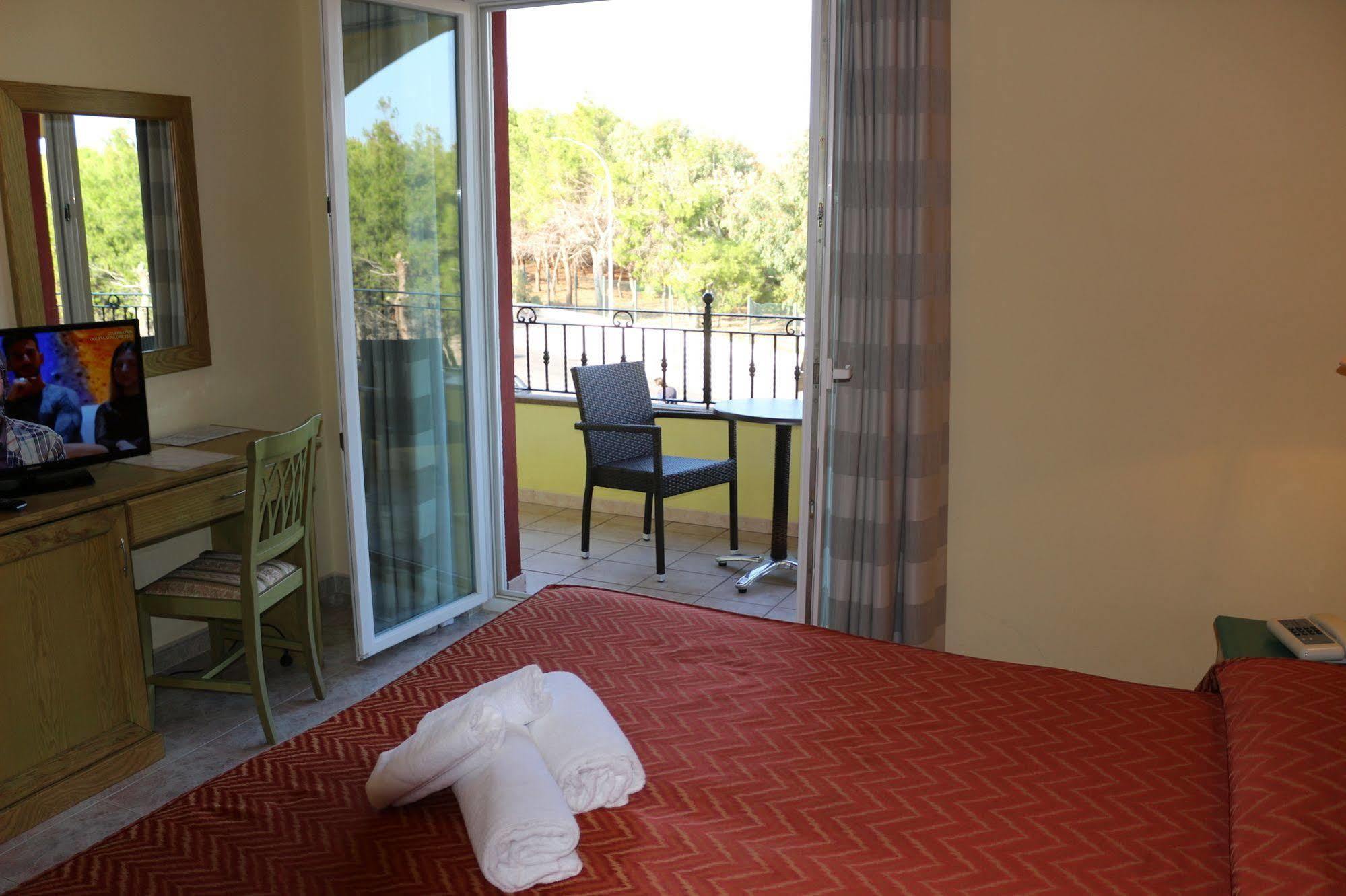 Hotel Rosa Dei Venti Castelsardo Eksteriør bilde